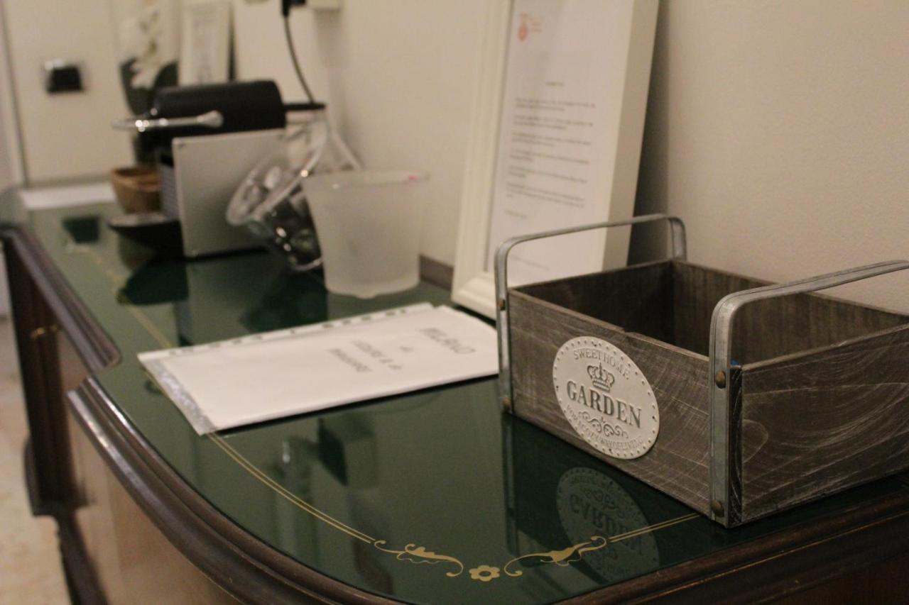 Naviglio81 Bed & Breakfast Milan Bagian luar foto