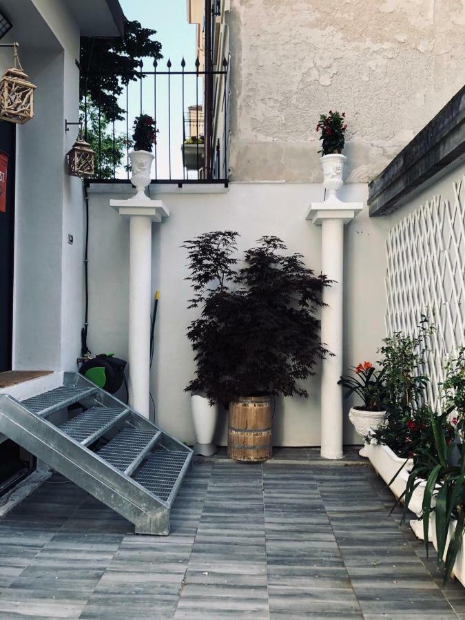 Naviglio81 Bed & Breakfast Milan Bagian luar foto