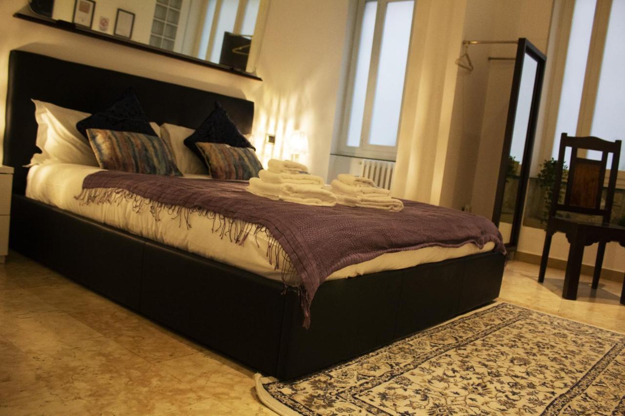Naviglio81 Bed & Breakfast Milan Bagian luar foto
