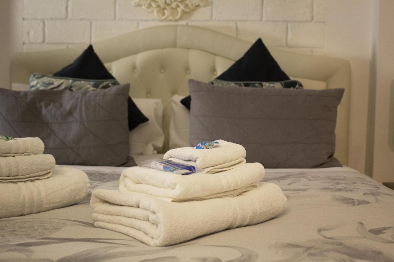 Naviglio81 Bed & Breakfast Milan Bagian luar foto