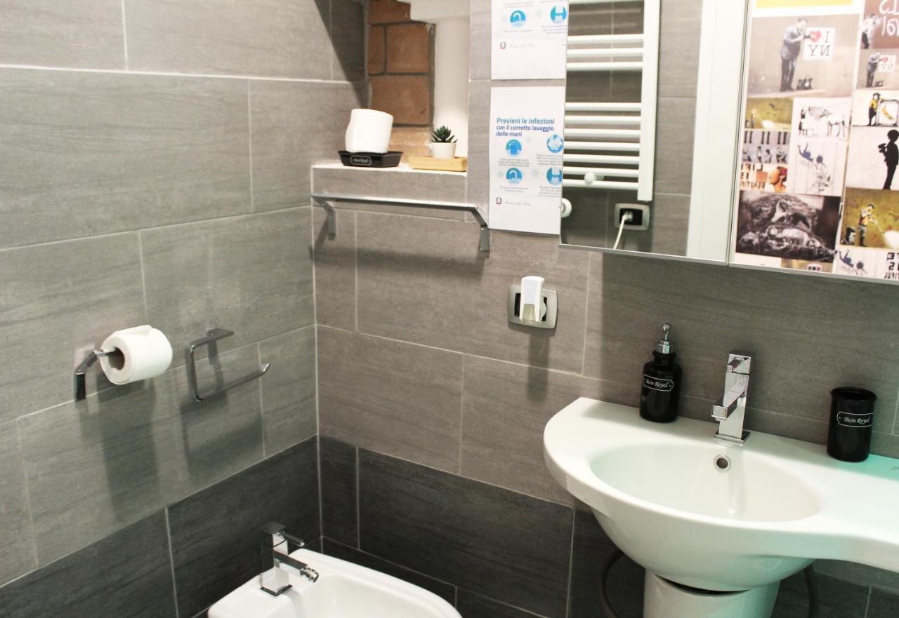 Naviglio81 Bed & Breakfast Milan Bagian luar foto